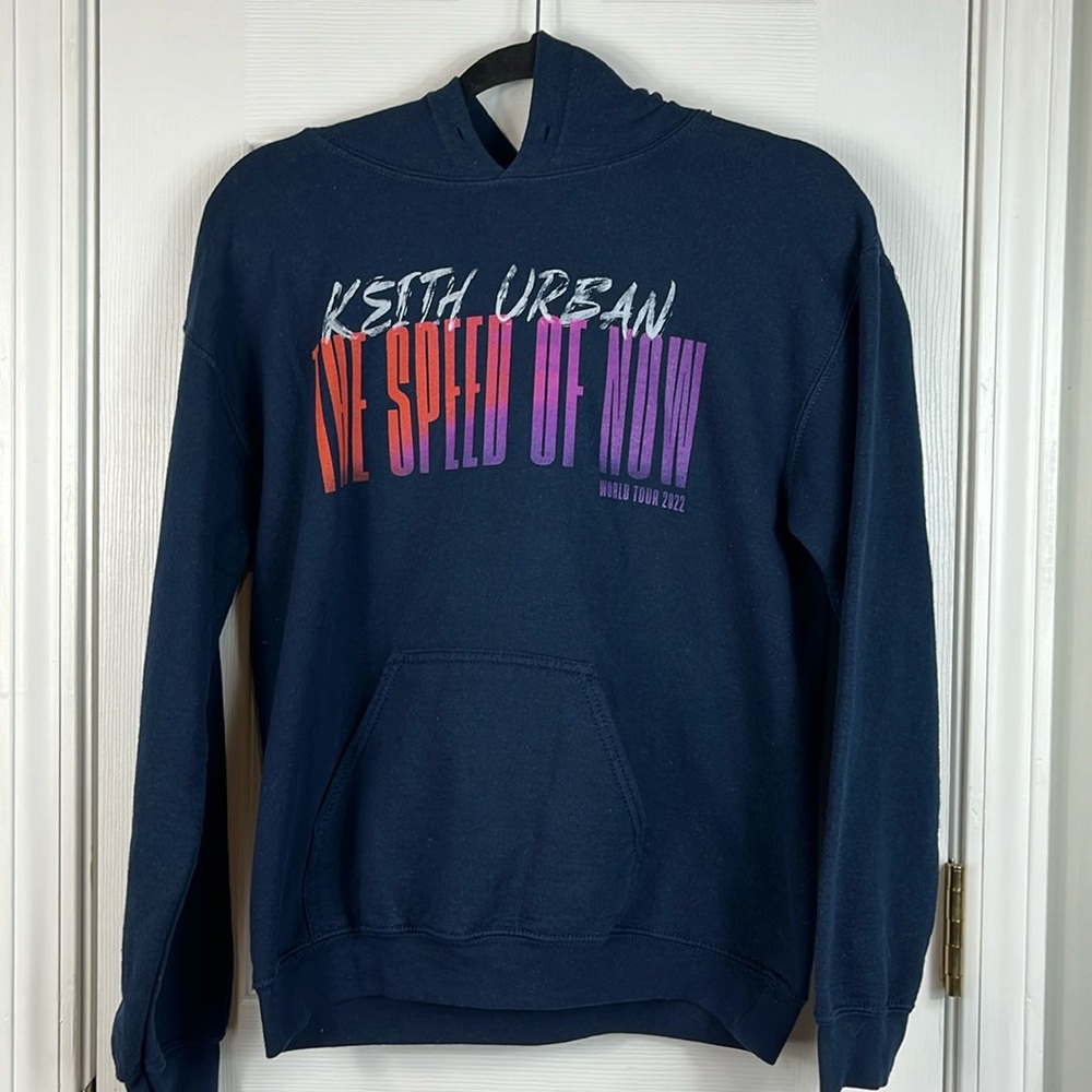 Gildan navy blue long sleeved hooded Keith Urban The Speed Of Now WT 2022 sweats